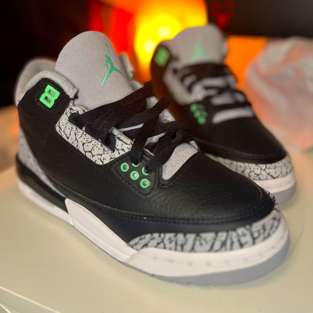 Brand New: Air Jordan 3 Retro (GS)